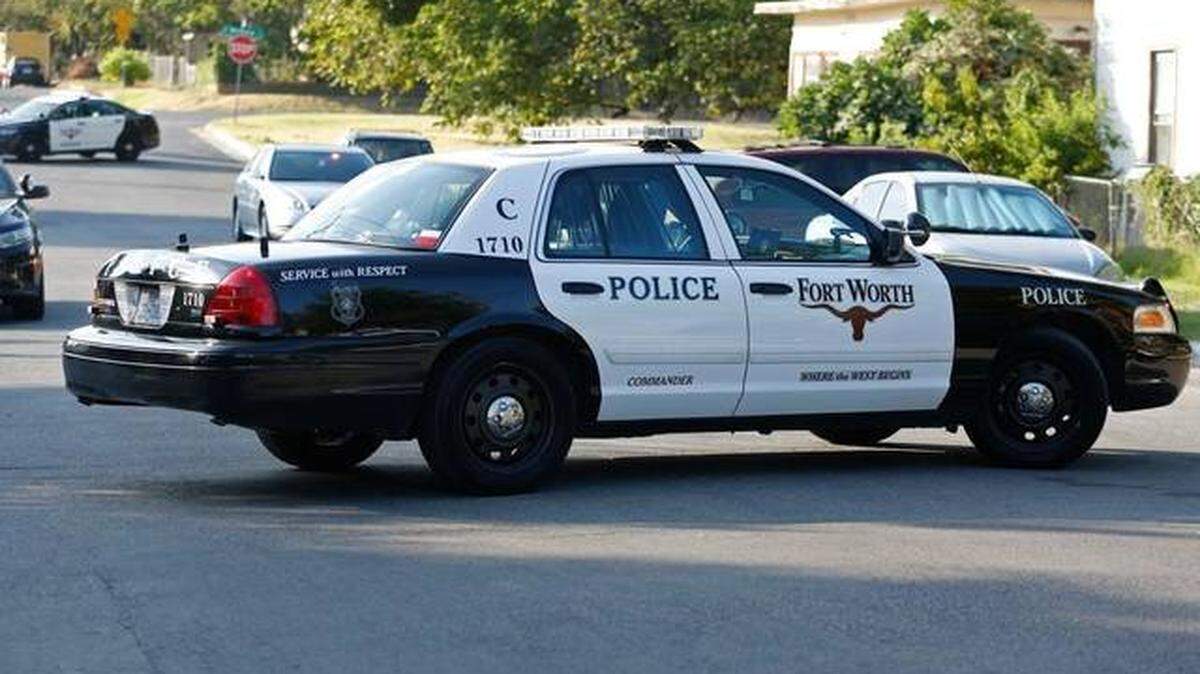 Archive photo of a Fort Worth police car
