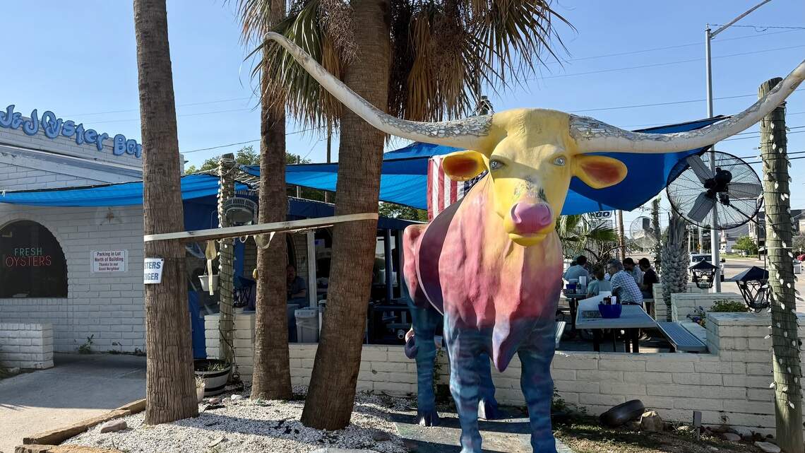 J&J Oyster Bar is closing, but its longhorn is moo-ving to a new Fort Worth home