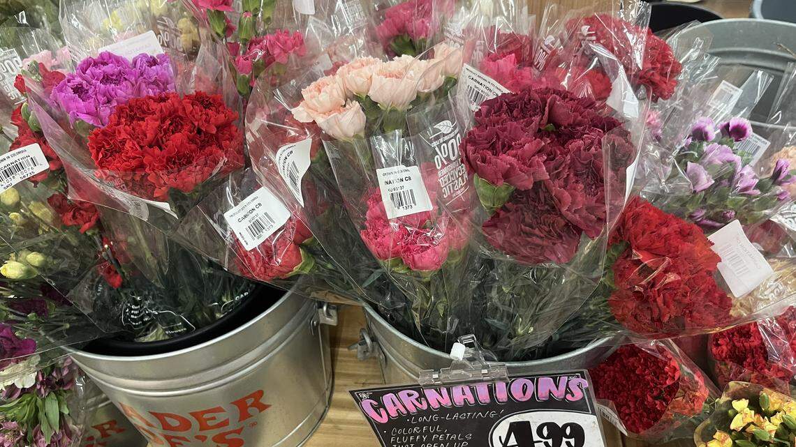 $4 wine and $5 roses for Valentine’s Day? Here’s where to shop in Fort Worth