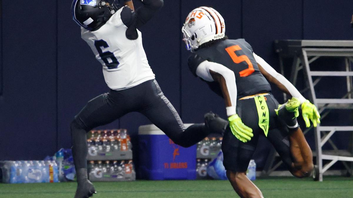 North Crowley wide receiver Quentin Gibson (6) is a nominee for the Fort Worth-area player of the week.