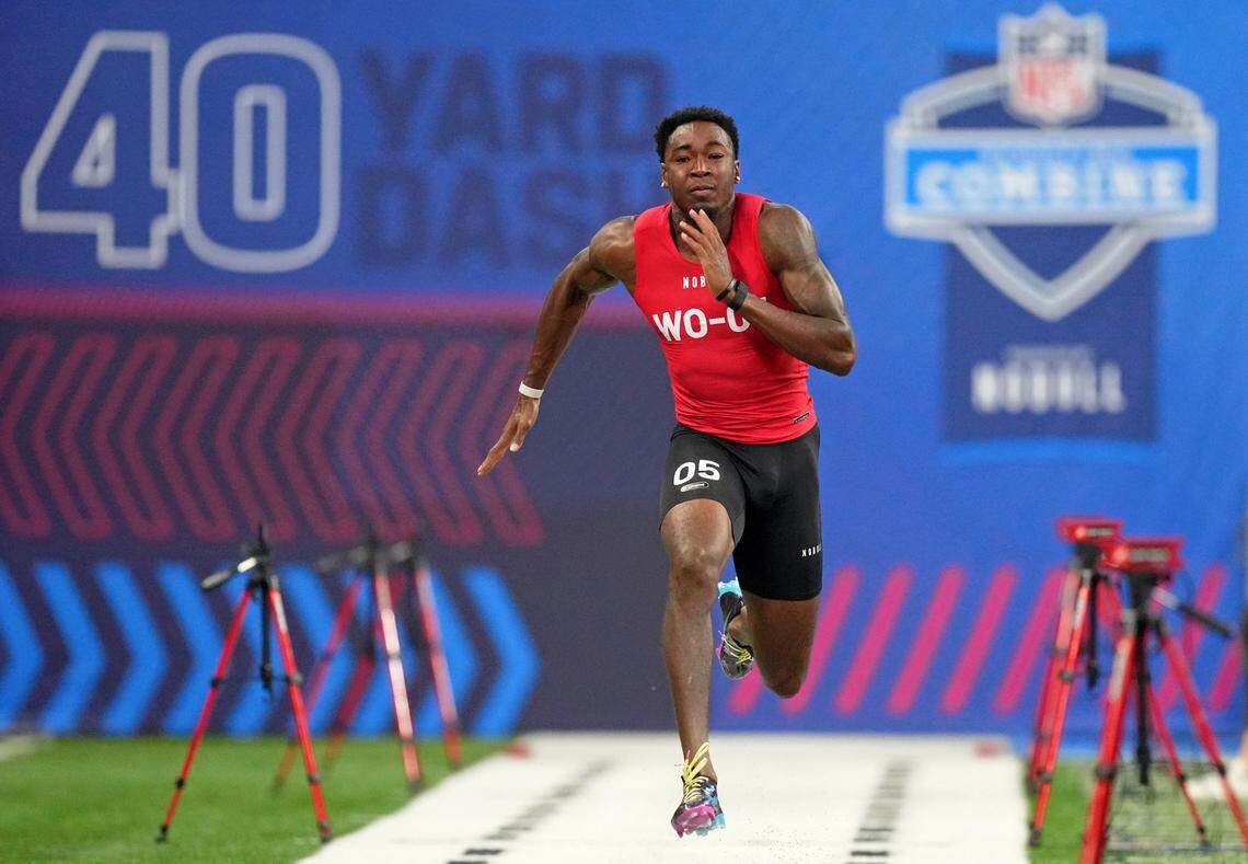 South Carolina wide receiver Jalen Brooks (WO05) participates in the 40-yard dash at Lucas Oil Stadium. 