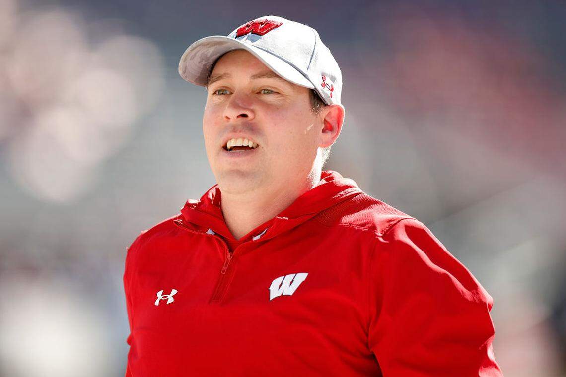 Denver Broncos defensive pass game coordinator Jim Leonhard could be a candidate to become the Cowboys’ defensive coordinator.