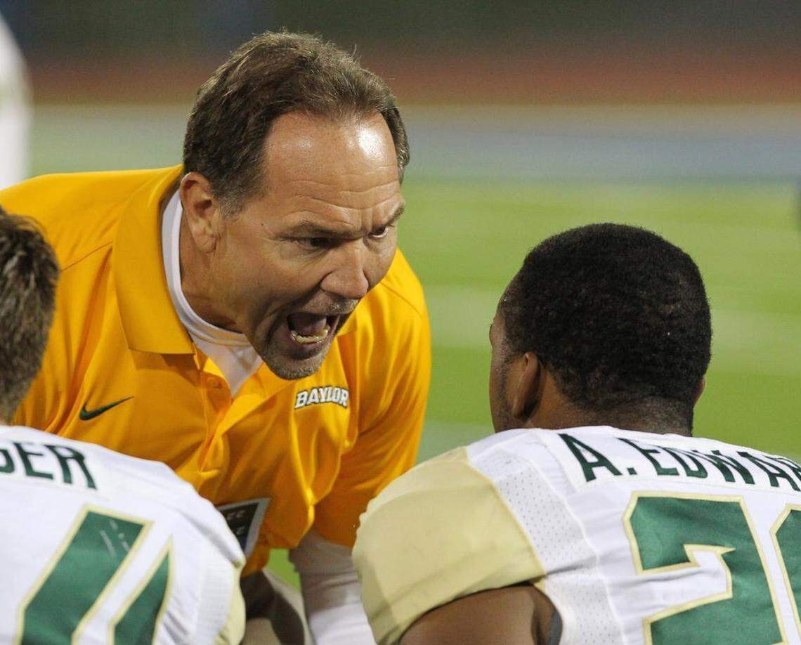 Former Baylor defensive coordinator Phil Bennett