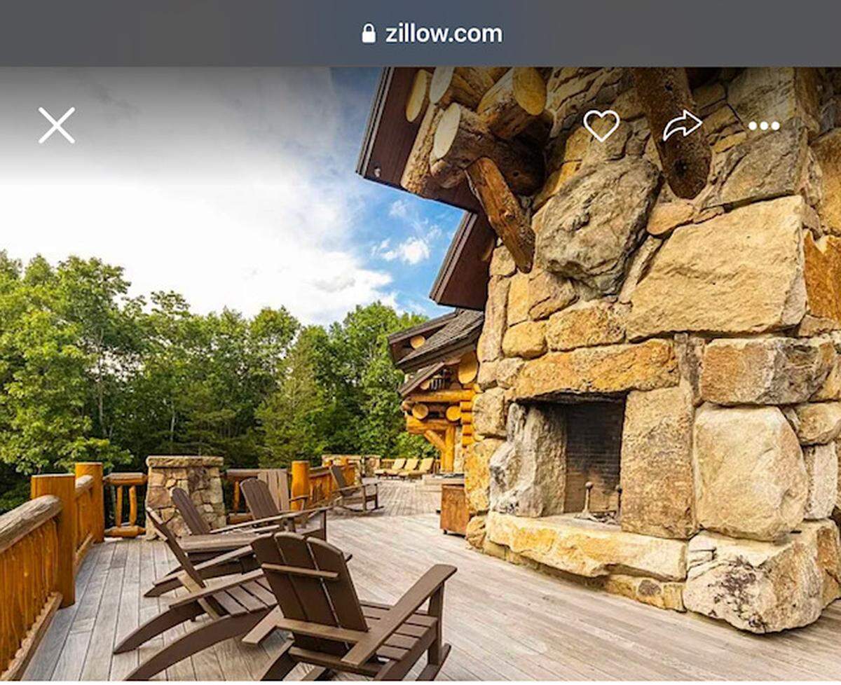 Outdoor fireplace