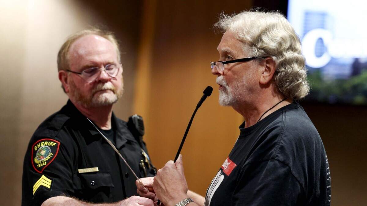 Charging document in decorum case against ex-state Rep. Burnam too vague: defense