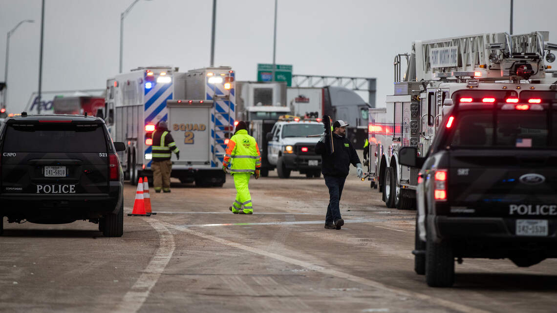 Empresa de peaje no monitoreó la autopista helada antes del accidente mortal en la I-35W