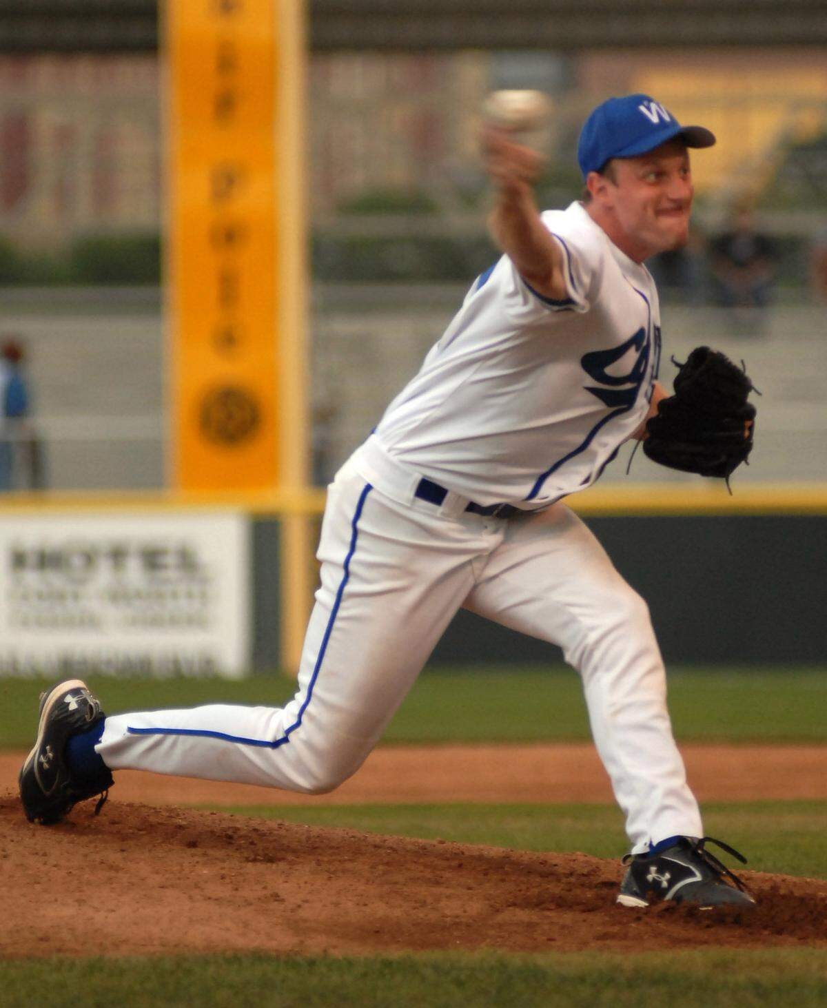 Fort Worth Cats pitcber Max Scherzer pitches towards home plate during the first inning of Saturday’s, May 12, 2007, second game of a double header against Shreveport. Scherzer may be the first pick in the draft in June. Special to the Star-Telegram Bob Haynes