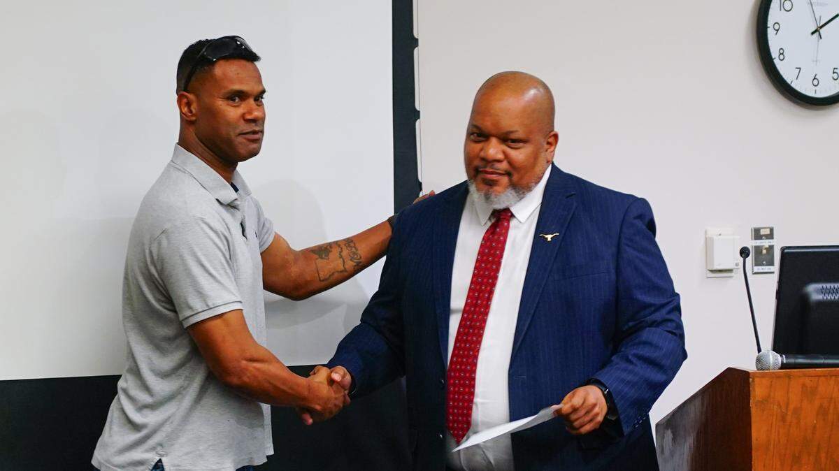 Fort Worth police Officer Terrence Parker (left) survived a “widowmaker” heart attack while at the Bob Bolen Public Safety Complex. Now he’s asking others to get CPR and AED training.