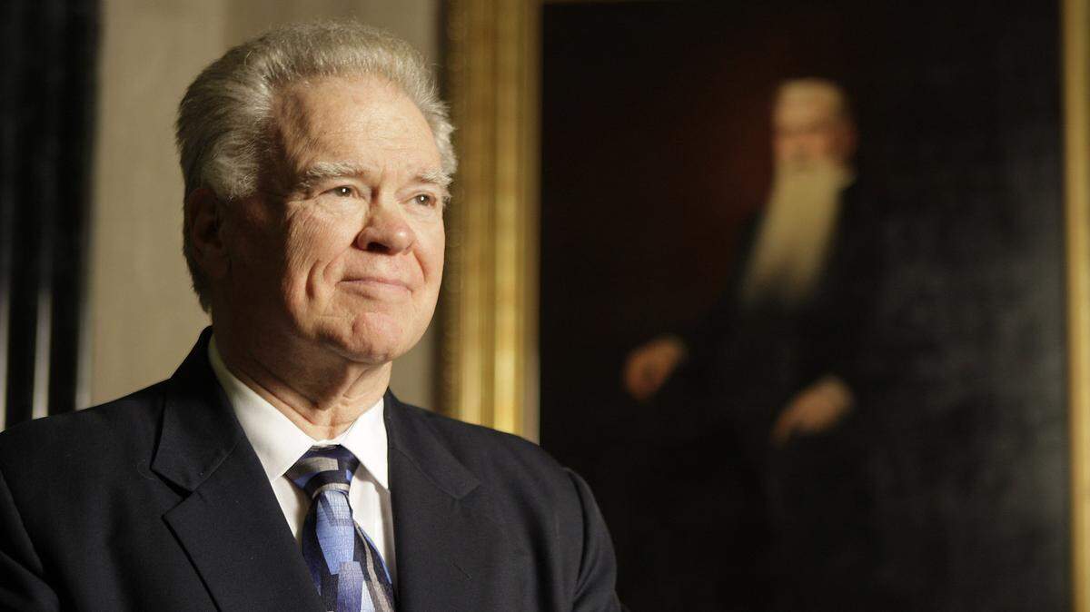Paige Patterson poses in the rotunda of the B.H. Carroll Memorial Complex on Tuesday, Oct. 12, 2010. According to a Washington Post story, a woman claims Patterson previously encouraged her not to report a rape to police and told her to forgive the man who allegedly raped her after she invited him into her apartment.