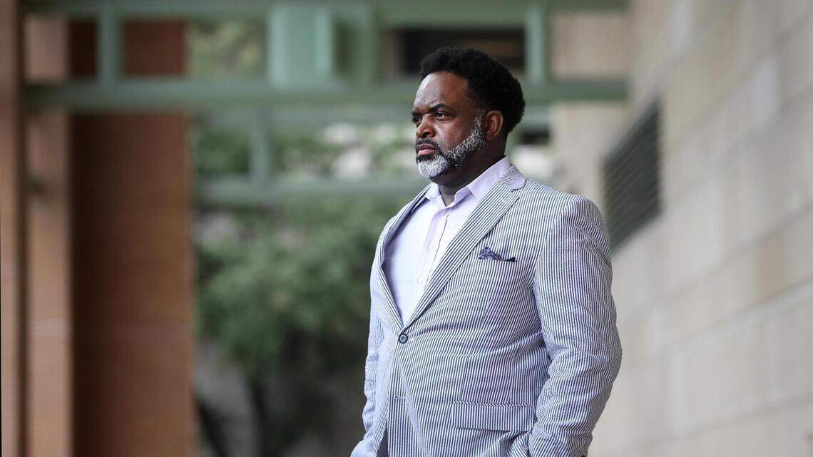 Fort Worth lawyer heads home from Austin without governor meet | Fort ...