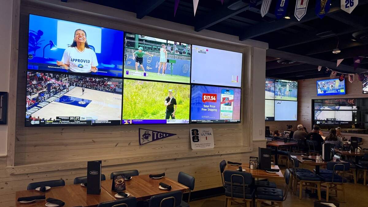 A good sports bar features good drinks, good food and plenty of TVs.