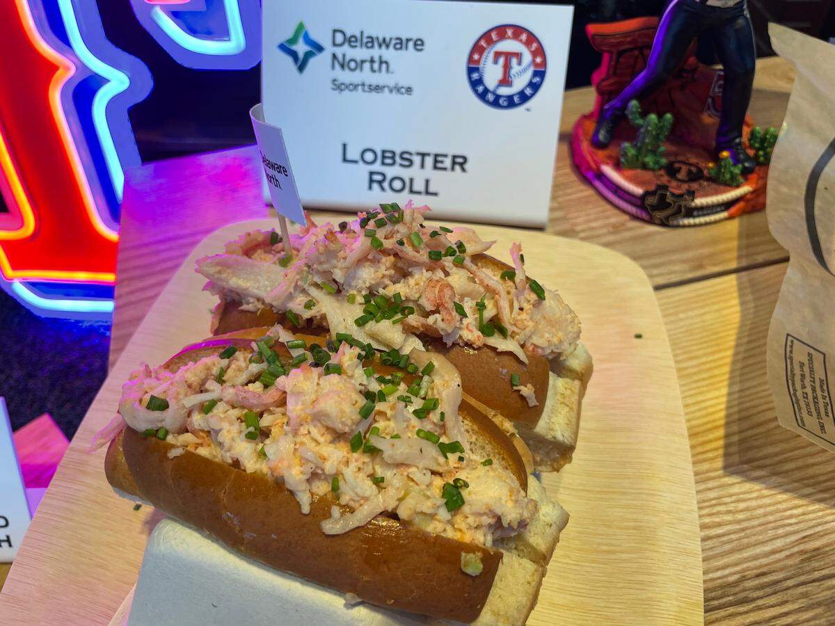 The lobster roll can be served either warm or cold.