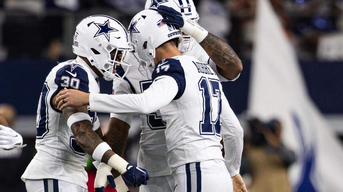 Dallas Cowboys kicker Brandon Aubrey (17) celebrates with his teammates after making a 60-yard field goal during the first quarter of Sunday’s game against Philadelphia at AT&T Stadium.