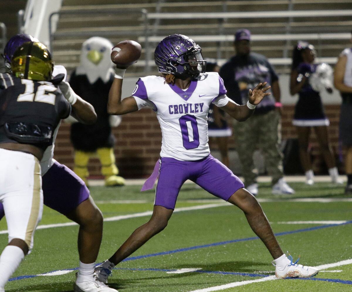 Crowley’s Caleb Williams throws a pass during a UIL football game at Newsome Stadium on Saturday , October 10, 2024.