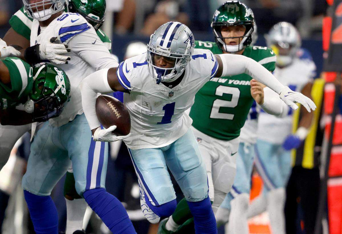 Dallas Cowboys safety Jayron Kearse runs the ball against the New York Jets on Sunday, September 17, 2023, at AT&T Stadium in Arlington.