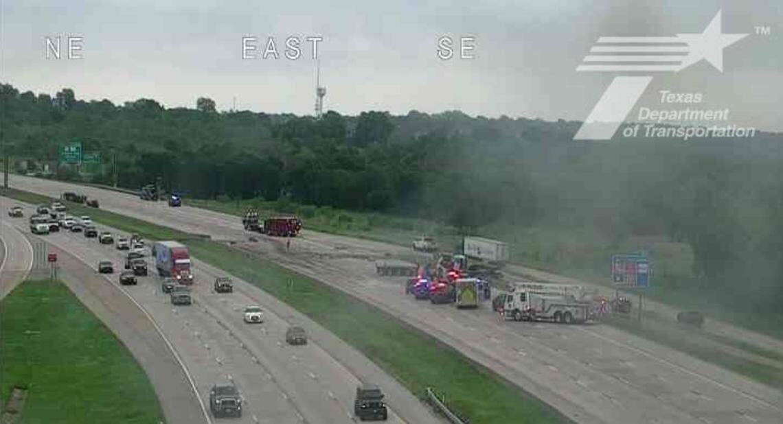 Police have closed Northwest Loop 820 in both directions near Quebec Street in Fort Worth because of a wrecked semitrailer truck.