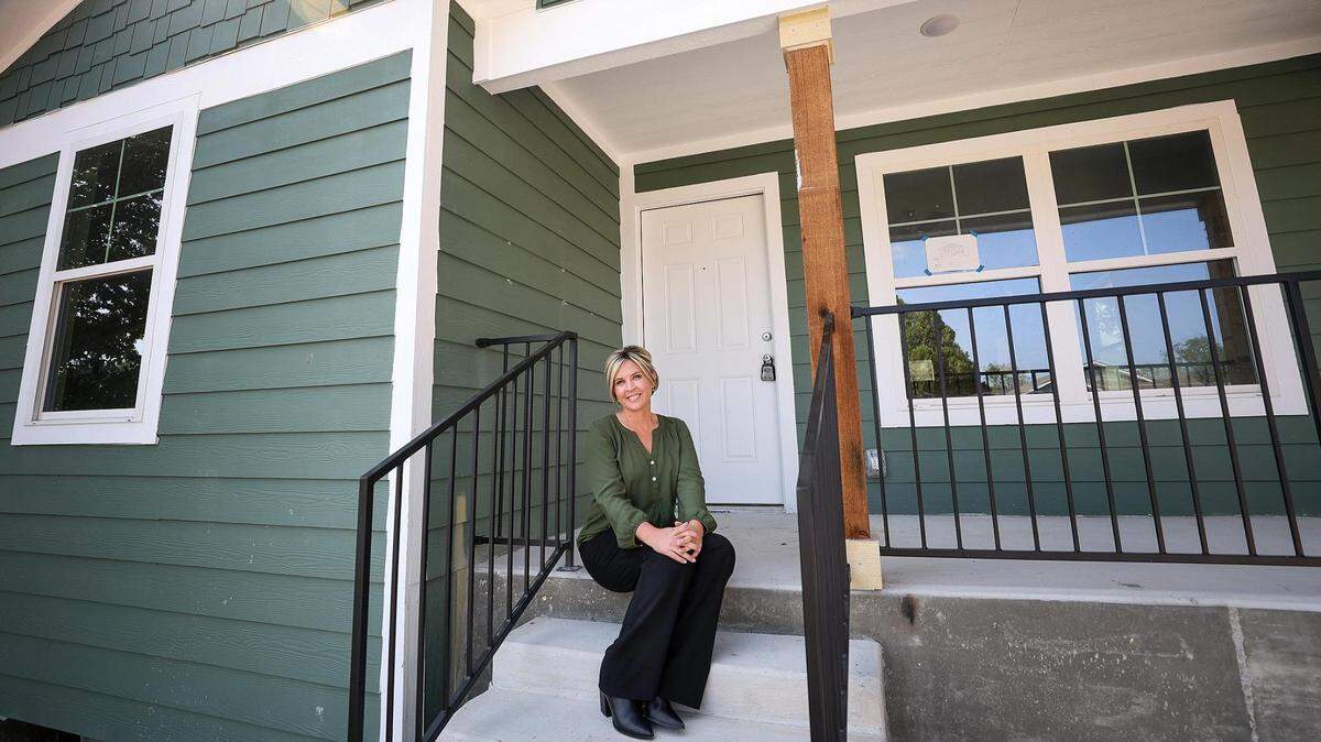 Audra Sapp, a Fort Worth mother of two, will soon realize her dream of homeownership with the help of Trinity Habitat for Humanity. Sapp and her children are currently renting an apartment. She says without the help of Habitat for Humanity homeownership was out of her reach.
