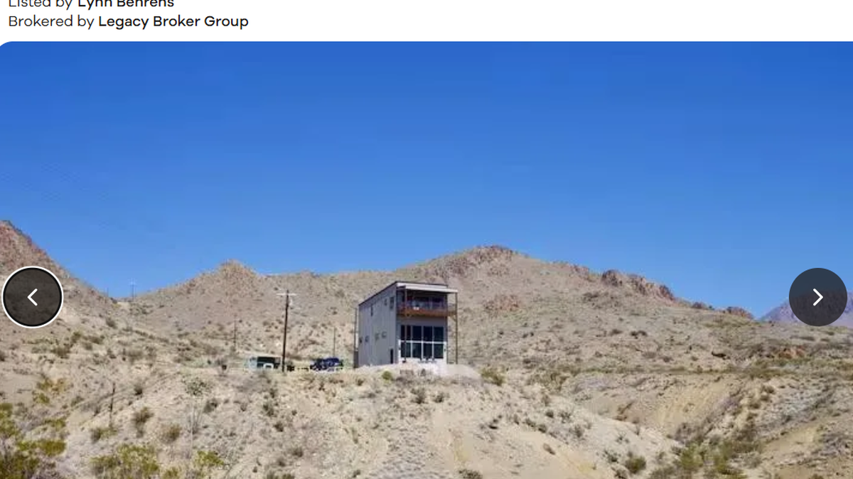 How in tarnation did they fit a plane in there?