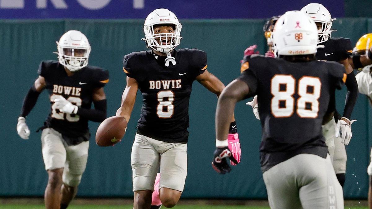 Arlington Bowie will face Arlington Martin for the District 8-6A championship on Thursday.