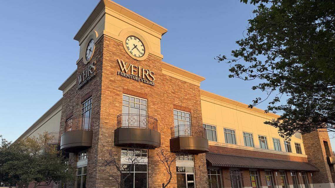 North Texas furniture chain is closing all stores after nearly 80 years