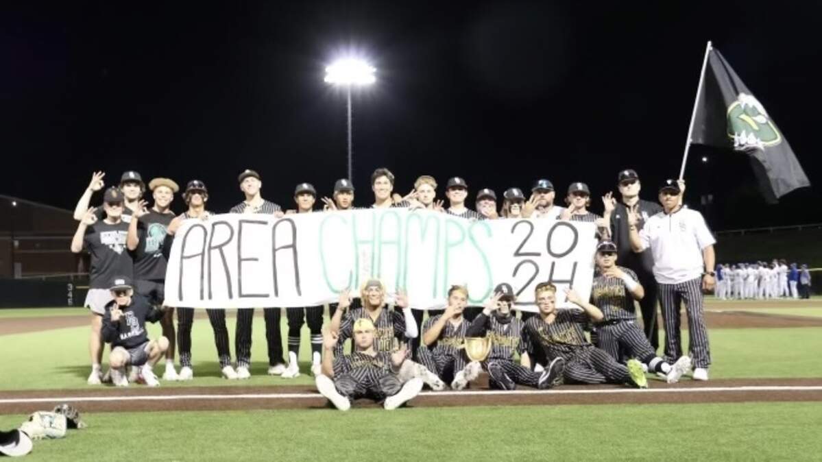 Benbrook baseball wins the area championship with consecutive no-hitters.