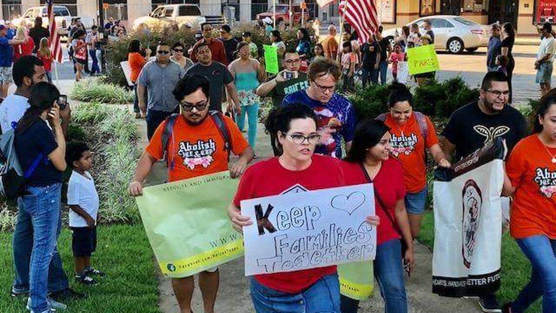 United Fort Worth United, un grupo de defensa de inmigrantes, comenzó a liderar un esfuerzo para recaudar fondos para personas indocumentados, sin seguro y desempleados.