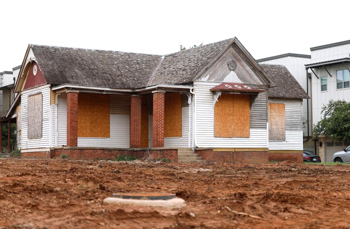 Fort Worth’s Historic and Cultural Landmarks Commission voted Monday to delay the building’s demolition by 180 days, affording the property owner and local advocates several months to hash out an alternative to the building’s destruction.