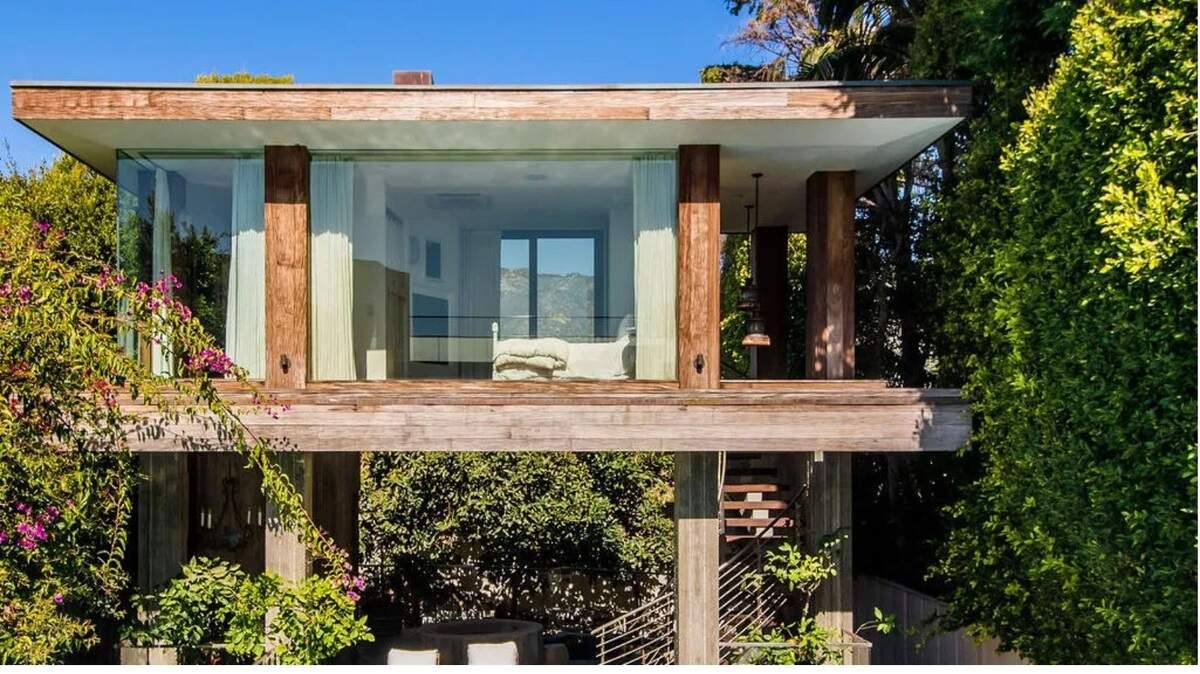 Pamela Anderson lived in this Malibu, California, house for two decades after purchasing it in 2000 for $1.8 million.
