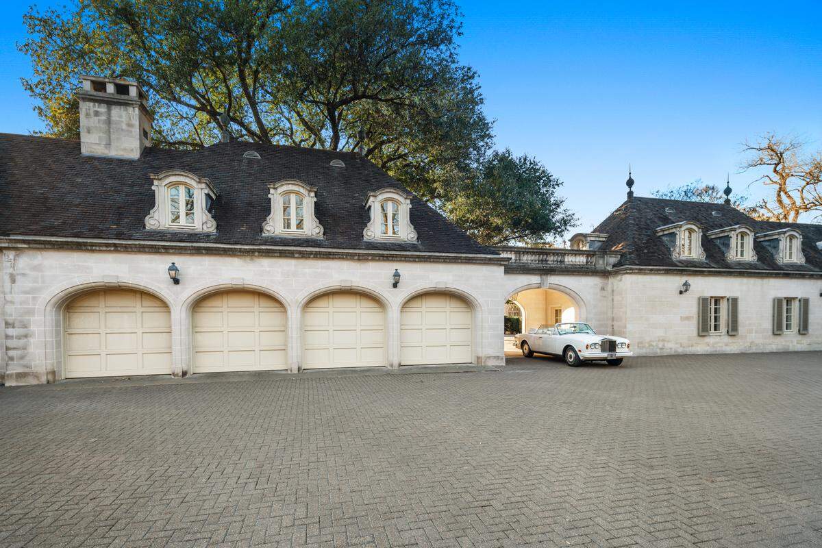 The limestone exterior mixed with French-style chateau roofs is a timeless look perfectly mastered by Swiss architect Maurice Fatio.