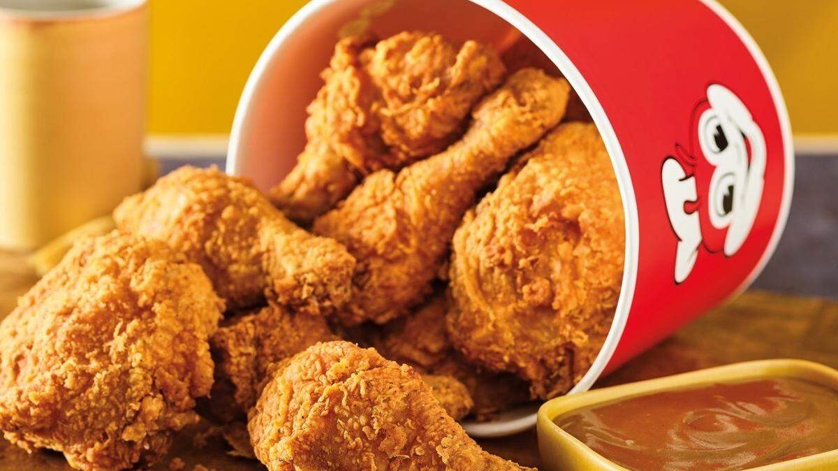 Jollibee’s world-famous crispy and juicy Chickenjoy fried chicken.