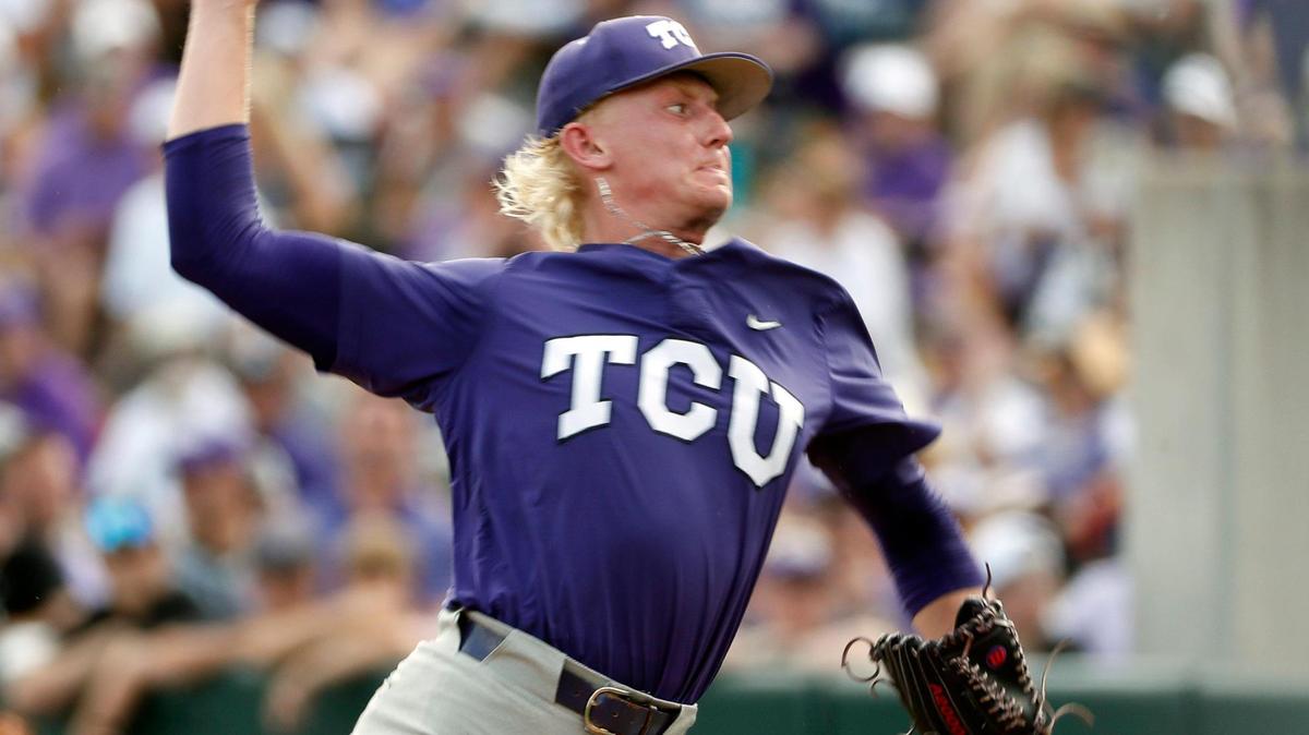 TCU starting pitcher Kole Klecker (17) works in the first inning of game one of the NCAA Super Regional between TCU and Indiana State at Lupton Stadium in Fort Worth, Texas, Friday June 09, 2023. (Special to the Star-Telegram Bob Booth)
