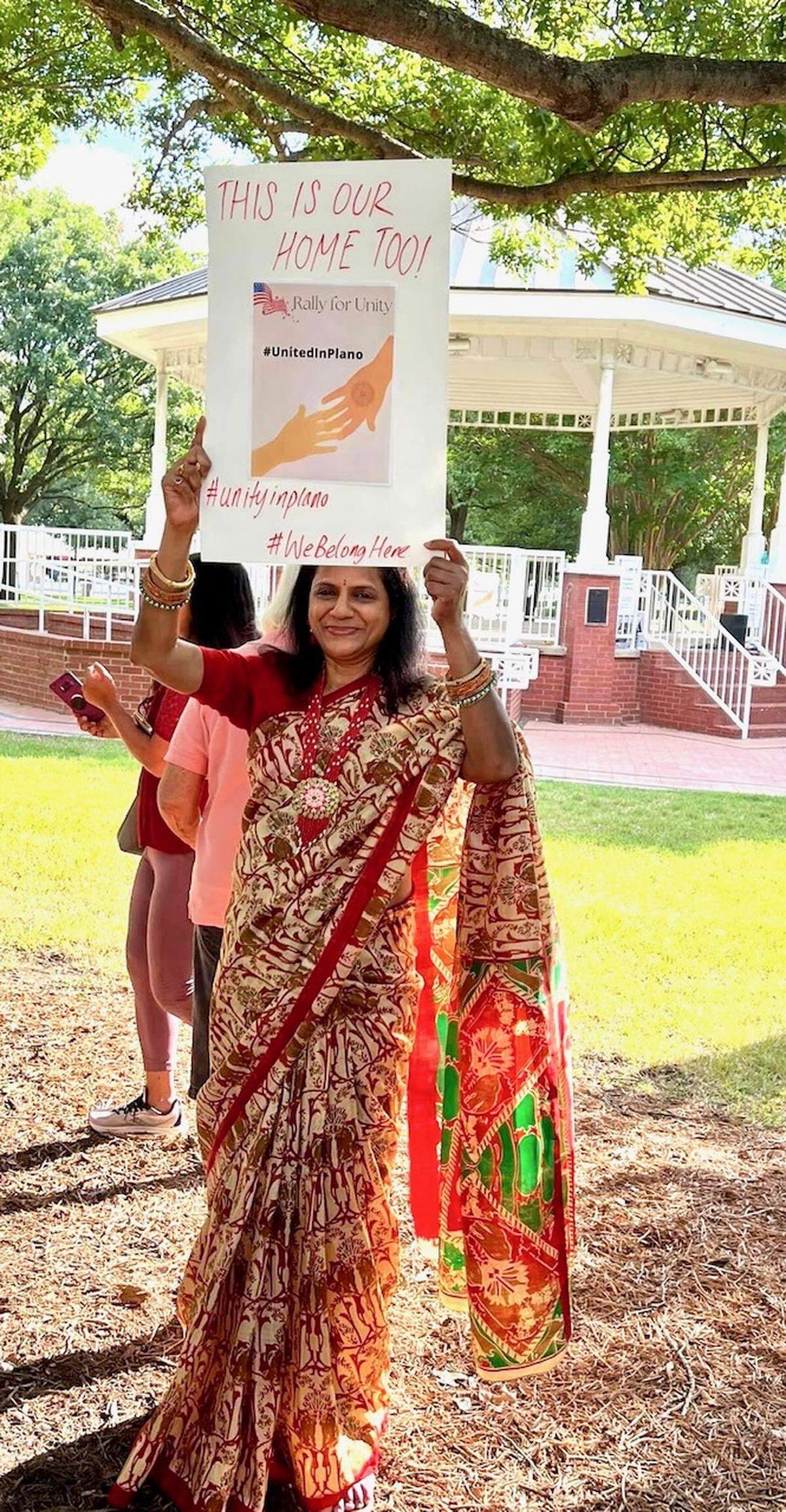 Groups like SAAVETX are helping to register South Asian voters in places of worship, community centers and neighborhoods throughout Texas.