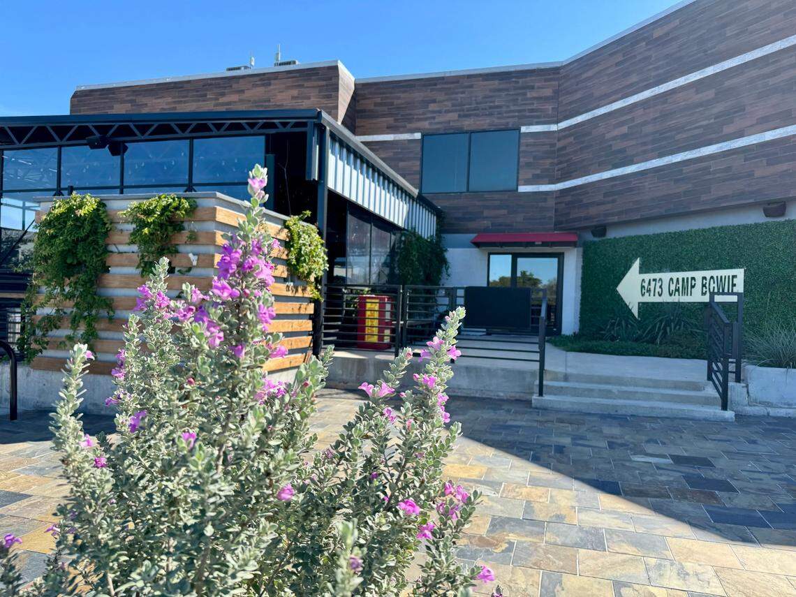 Enchiladas ¡Olé!’s west Fort Worth location was in a fromer brewing company sandwich cafe and pub in what was once a supermarket.