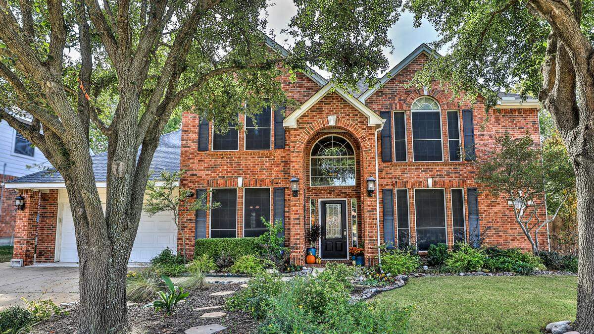 The home at 6887 High Country Drive is open Sunday, December 8 from 2 to 4 p.m.