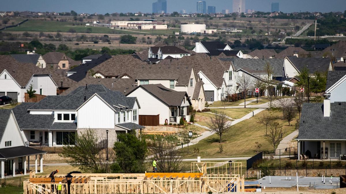 The median cost of home in Fort Worth hit $300,000 in June.