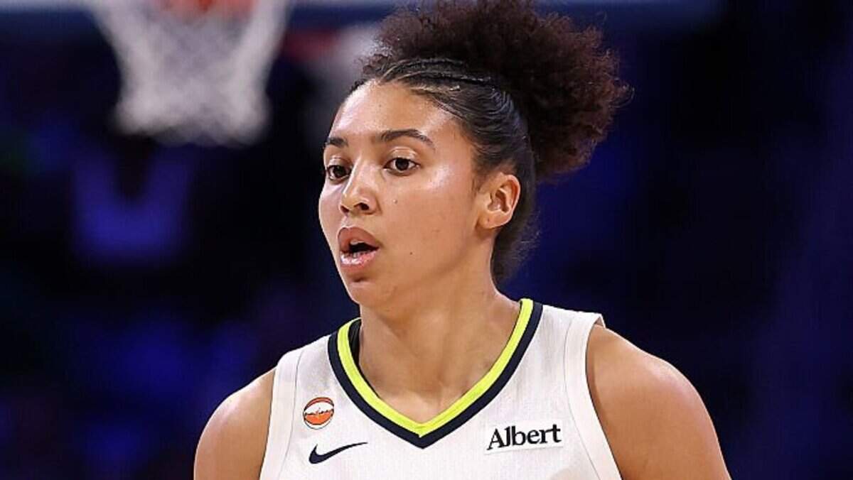 Azzi Fudd scores eight points in home debut for Dallas Wings