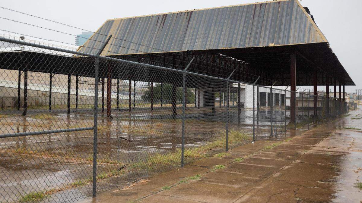 The sale would support the development of 235 apartments and a 3,500 square foot restaurant/retail space.