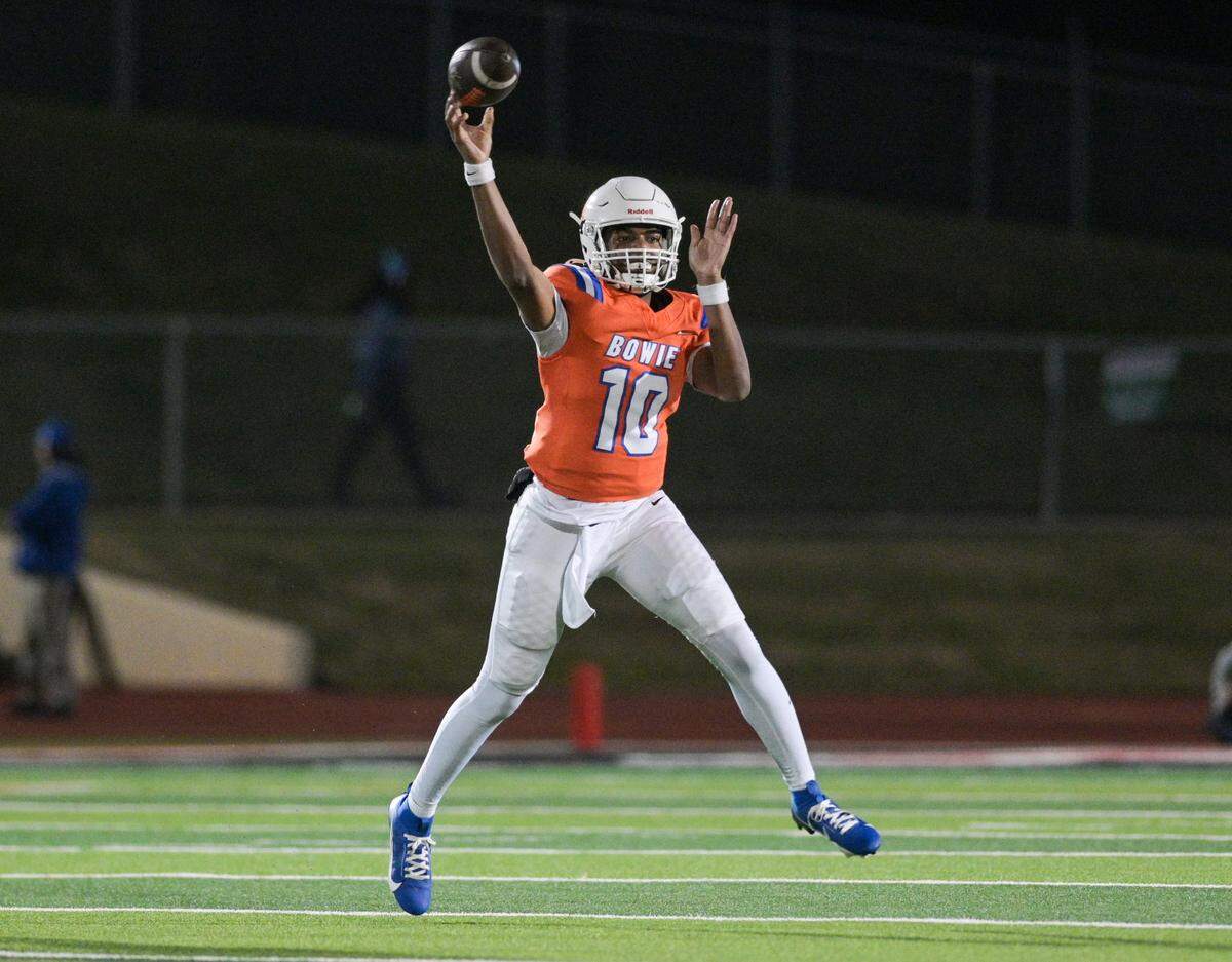 Bowie Volunteer quarterback Jayden Bibbs (10) during a UIL football playoff game against Hebron High School at Mustang-Panther Stadium in Grapevine, Texas on Friday, Nov. 22, 2024.