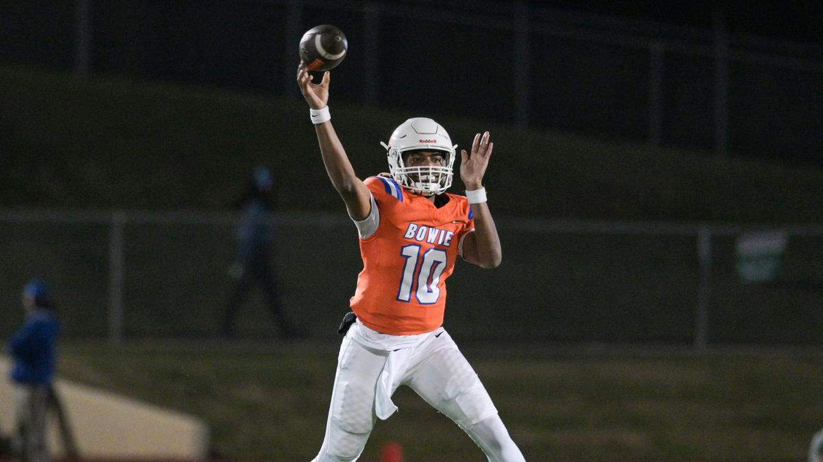Quarterback Jayden Bibbs and Arlington Bowie are undefeated in District 8-6A play this season and claiming the district championship last season.