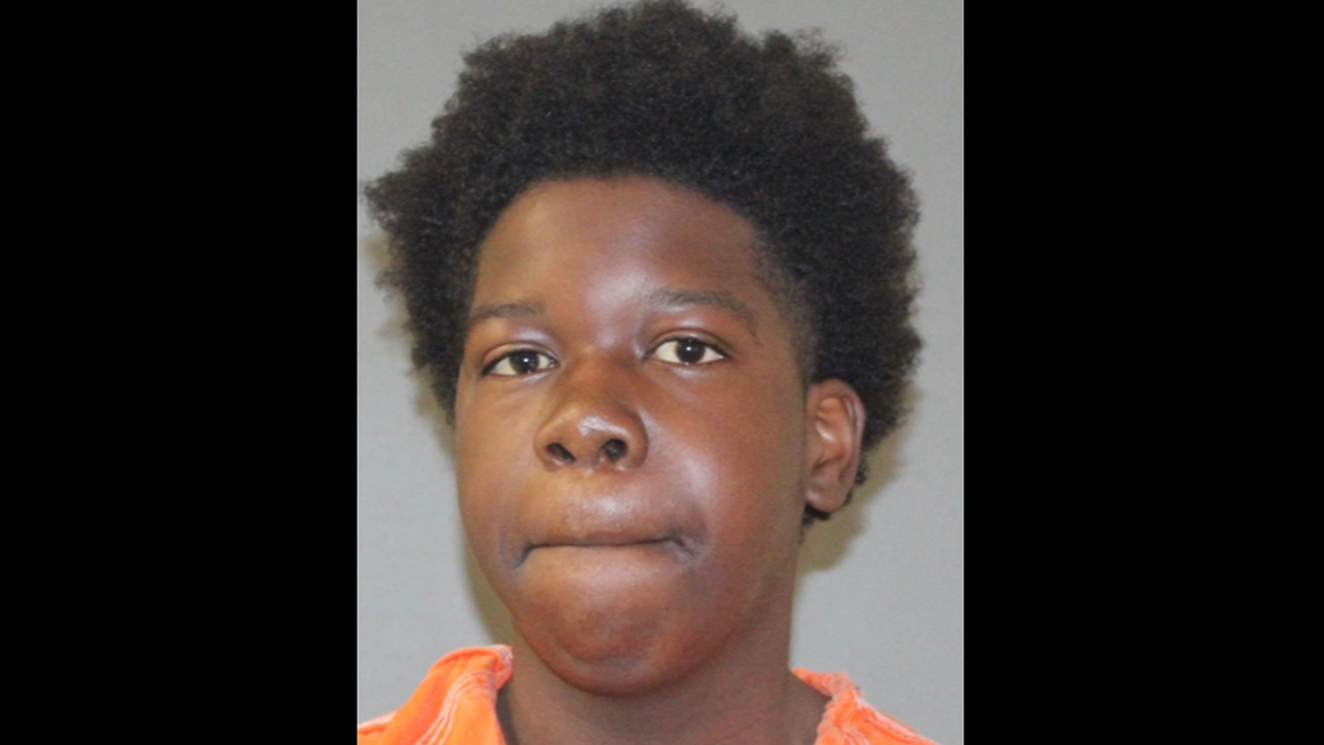 Two suspects who are wanted in a deadly shooting on Military Parkway from June 2022 were identified by Dallas police as Ronald Brown, 25, and Shannon Steele, 18.&nbsp;