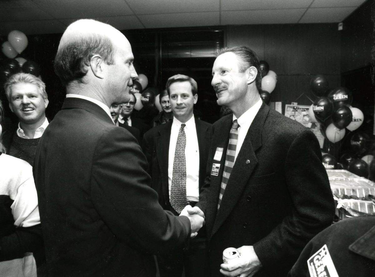 Congressman Pete Geren, left, and state Sen. Mike Moncrief talk on election night in 1992 in Fort Worth.
