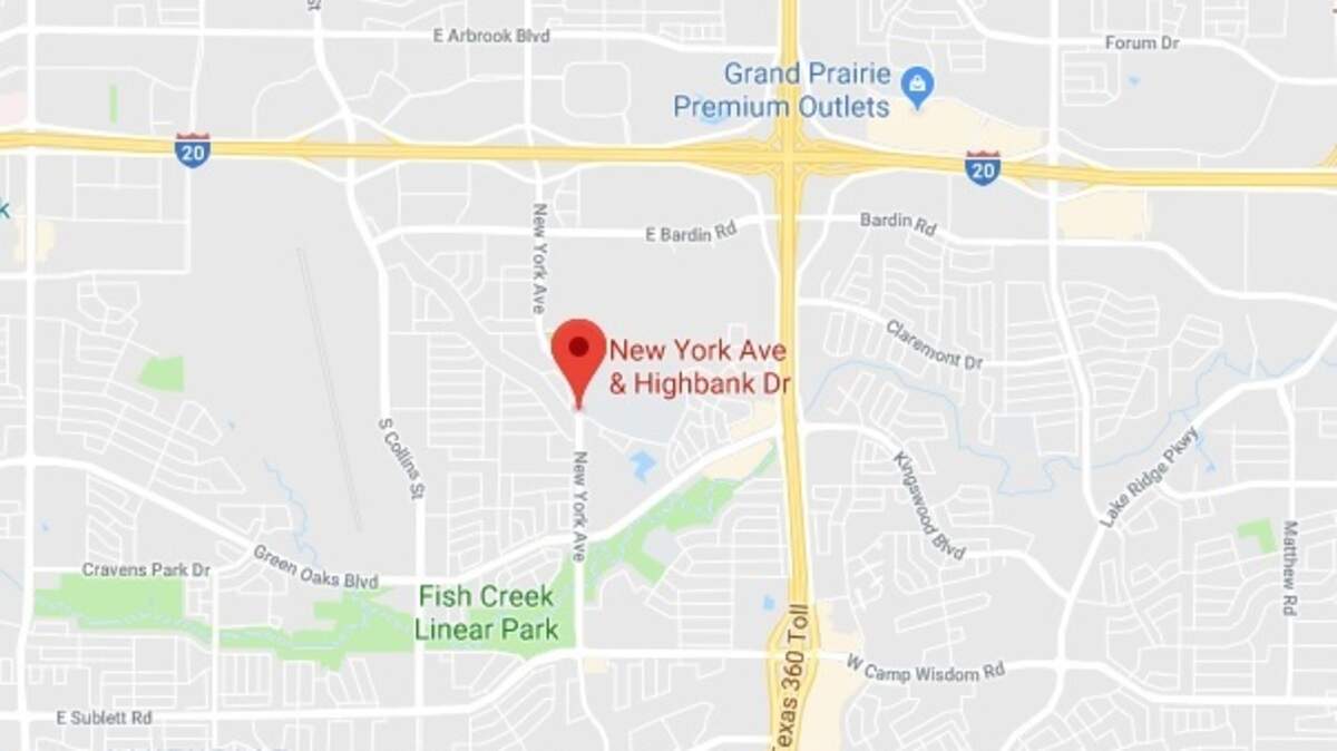 Arlington police are investigating a fatal crash that happened at 5:35 p.m. in the intersection of New York Avenue and Highbank Drive.