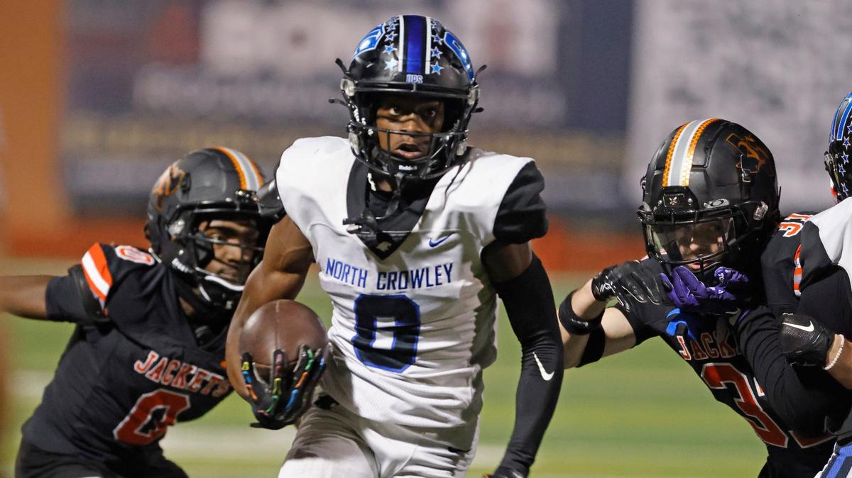 North Crowley wide receiver Quentin Gibson (6) takes the ball down the sidelines for six during a UIL 6A Conference football game at Wilkerson-Sanders Memorial Stadium in Rockwall Texas, Thursday, Sept. 19, 2024.