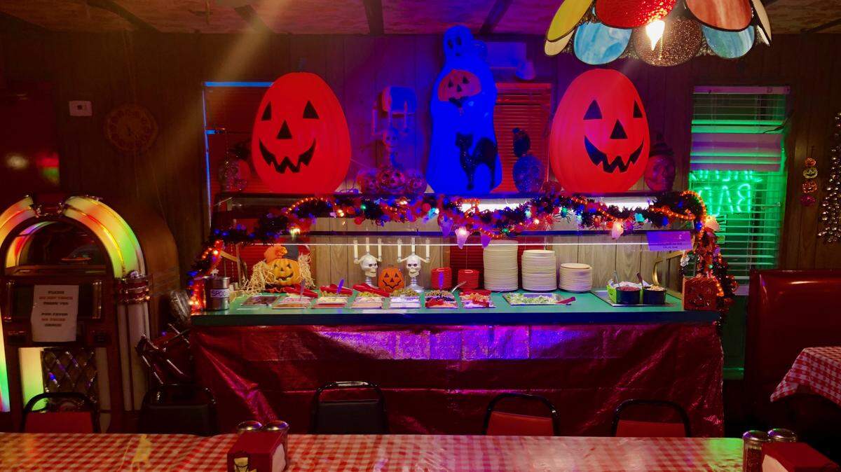The Partons Pizza salad bar is in full holiday mode.