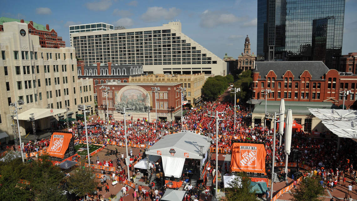 Bass family hands management of Sundance Square properties to Henry S. Miller Company