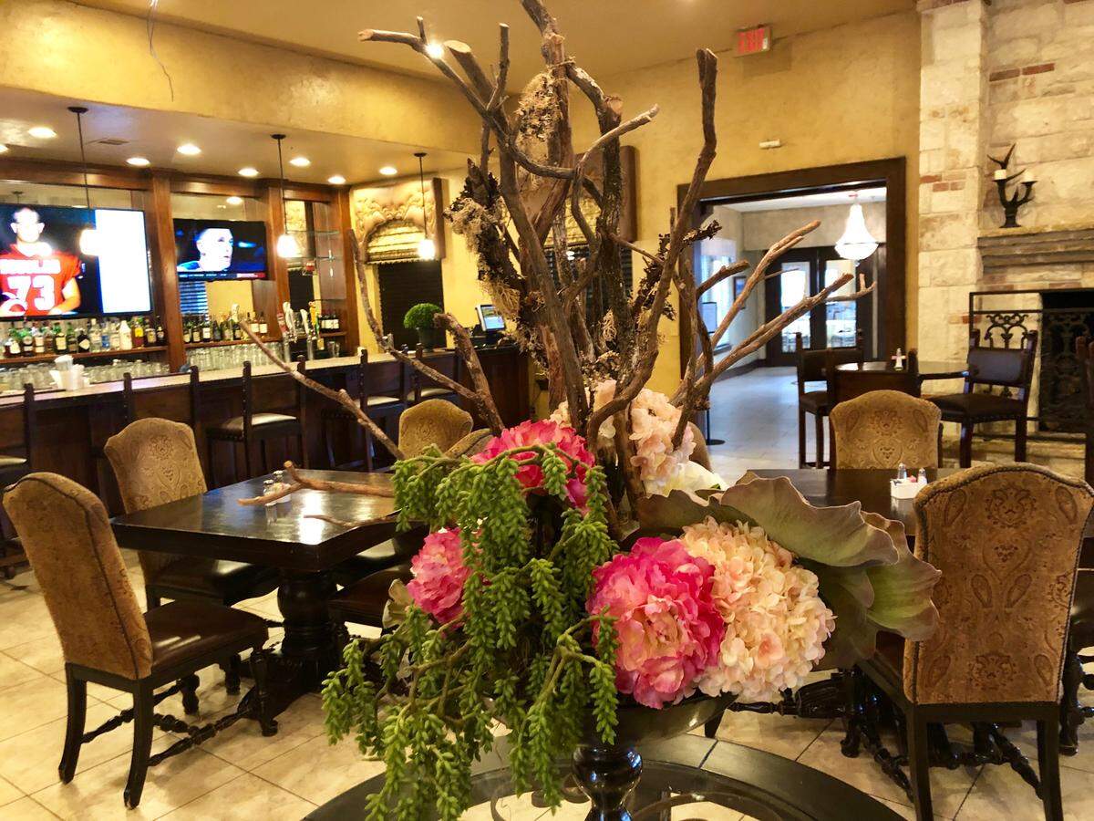 The Gardens Restaurant is in a former clubhouse and bar on a golf course near Burleson. Bud Kennedy bud@star-telegram.com