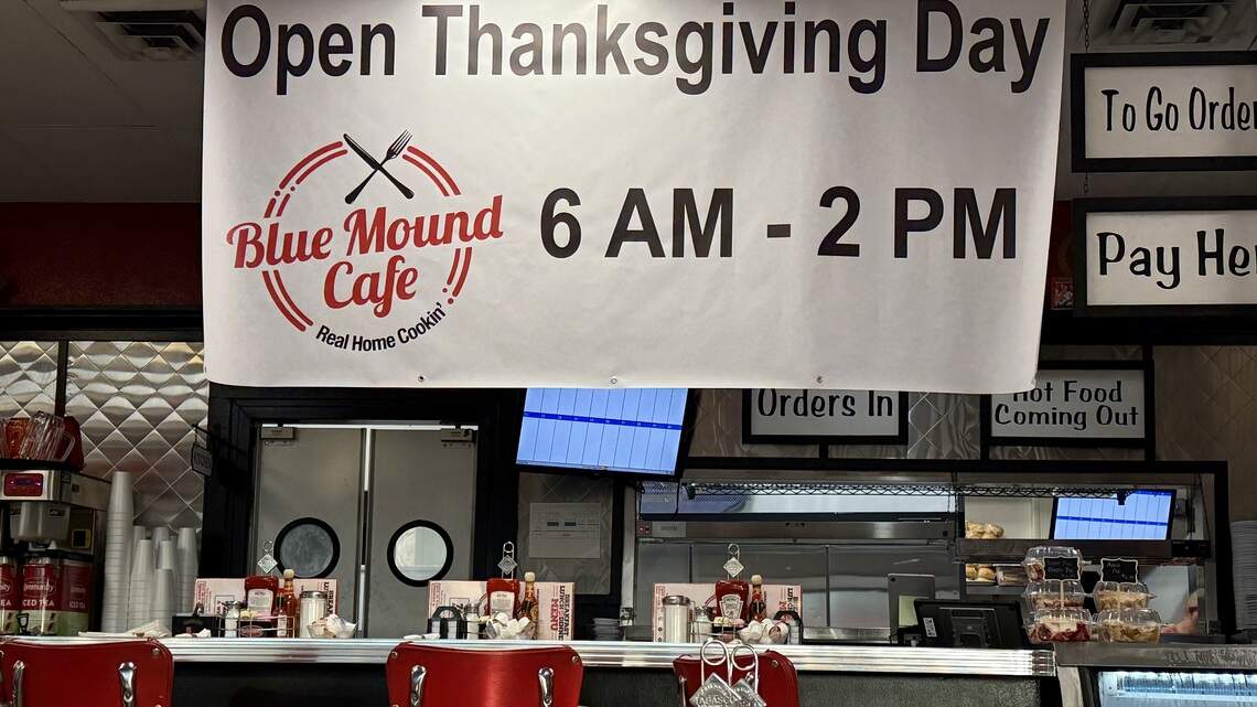 Thanksgiving dinner picks: a buffet every day, and more deals