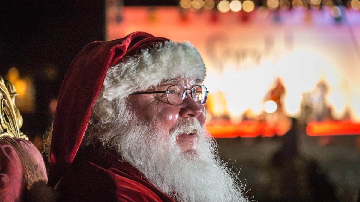 This is a photo of Santa Claus when he showed up at the Hilton Anatole in Dallas in past years.