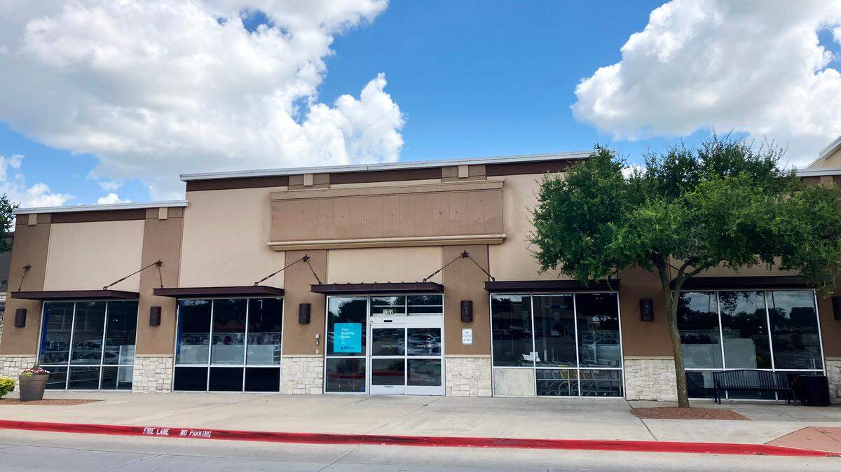The former site of the Party City in the Gateway Station retail complex in Burleson will soon be home to a Barnes and Noble, according to Burleson city sources. The location is between the Cotton Patch restaurant and the Famous Footwear on the south end of the complex.