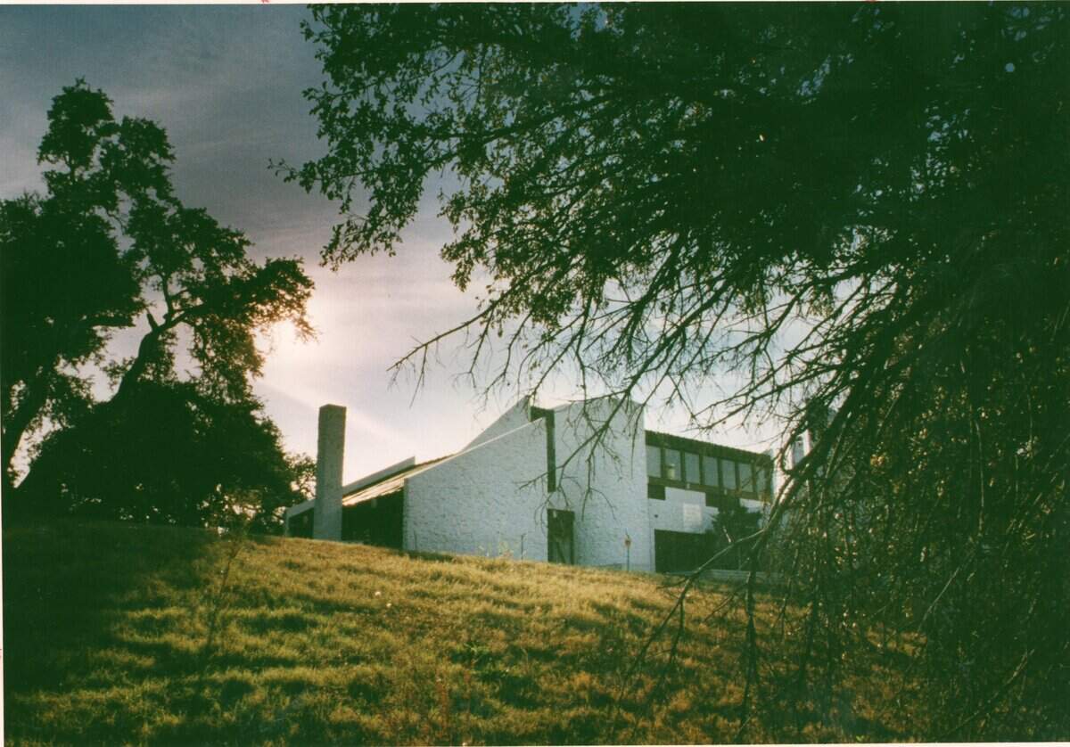 Dec. 23, 1999: The Cullen Davis home off Hulen Street in Fort Worth. It was demolished in 2021.